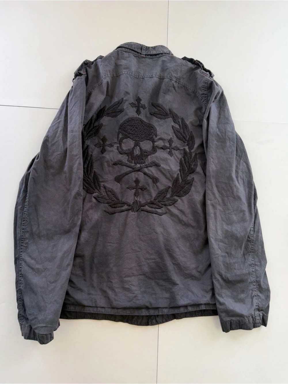 Men's Gray Embroidered Skull Military Y2K Affliction Rare M